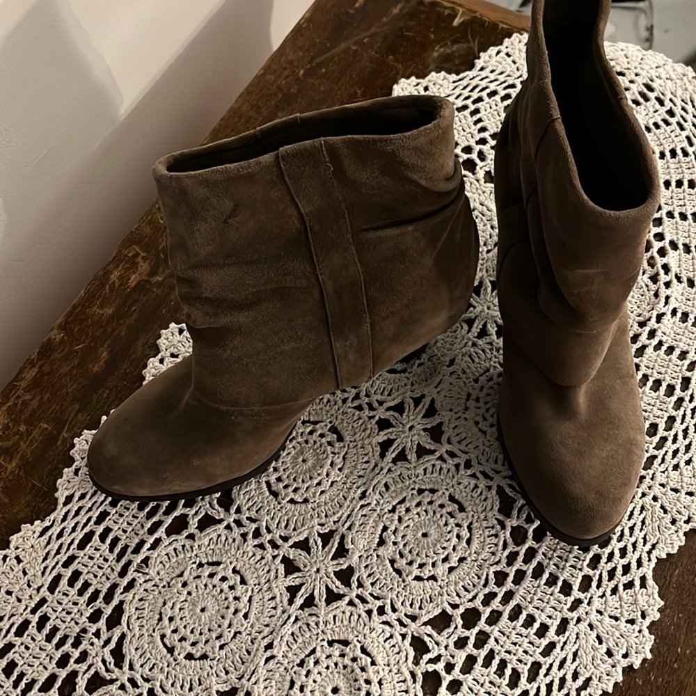 NEW BCBG Paris Tan suede booties